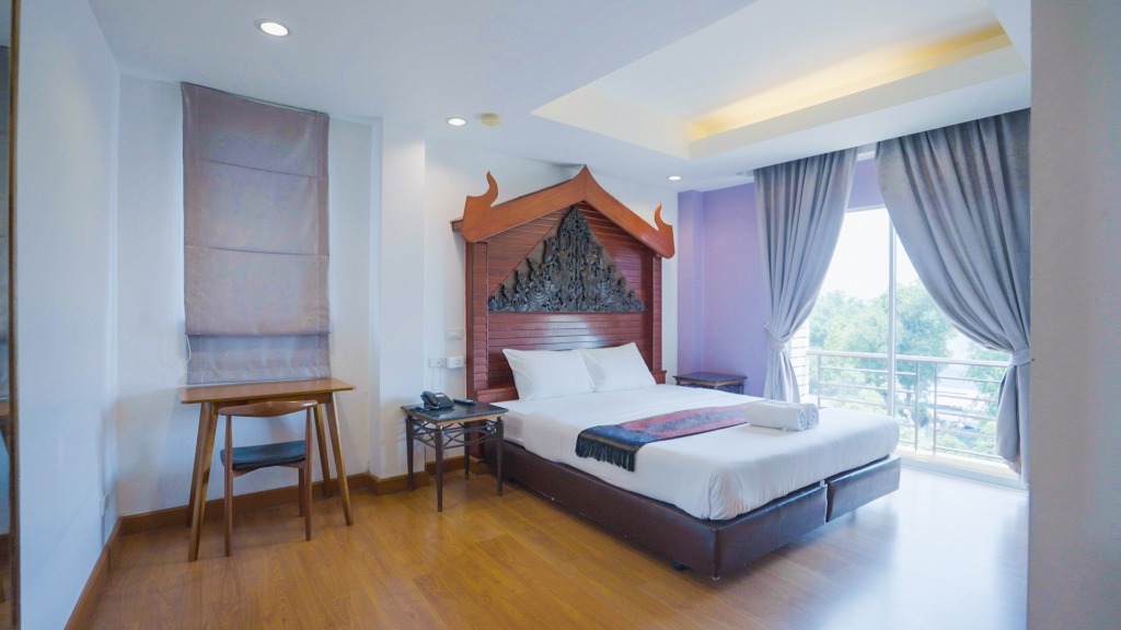 Korbua House Balcony Room